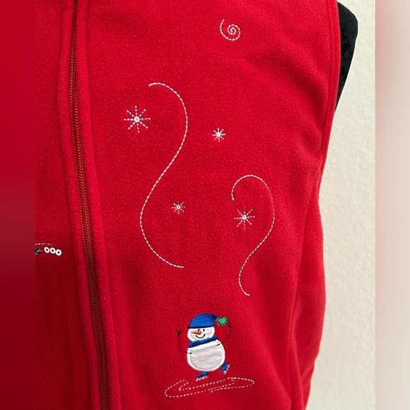 Holiday Editions Red Fleece Vest – Snowman Embroidered Design - Picture 4 of 9
